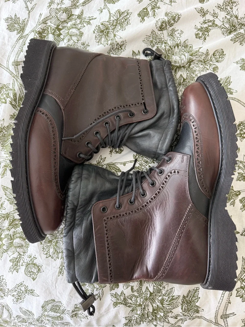 EUC Prada Uomo Two-Tone Cap Toe Lace-Up Leather Lugsole Boots size 8.5 UK- US 10
